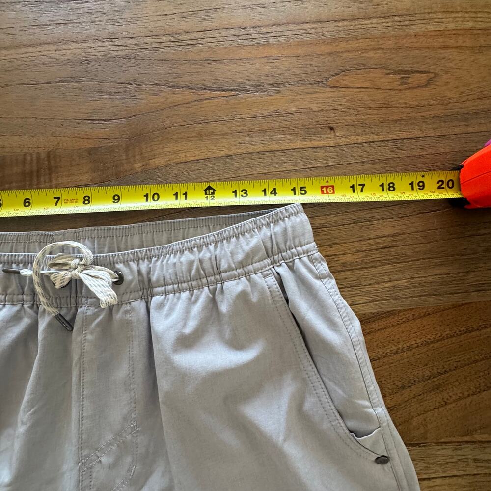 Vuori Men's Athletic Lined Shorts - Size M - Picture 8 of 8